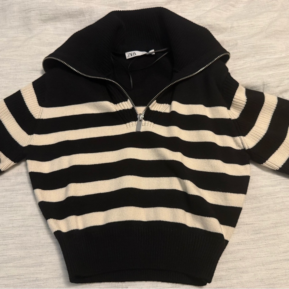 Zara Black and Cream Striped Women's pullover